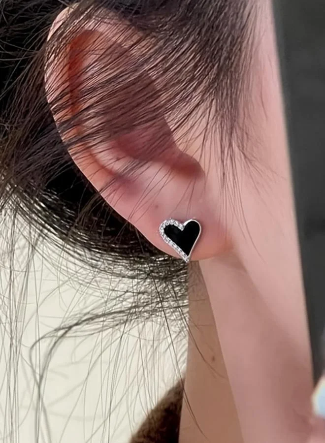 تايك تو أقراط صغيرة بتصميم قلب وراينستون